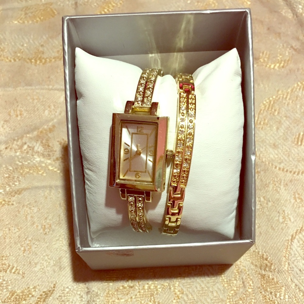 A good watch and bracelet.